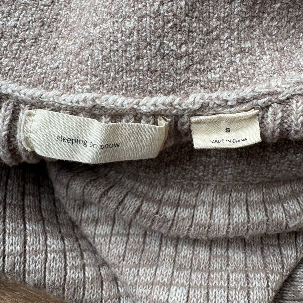 Beautiful Beige Knit Women's Skirt - Picture 3 of 3